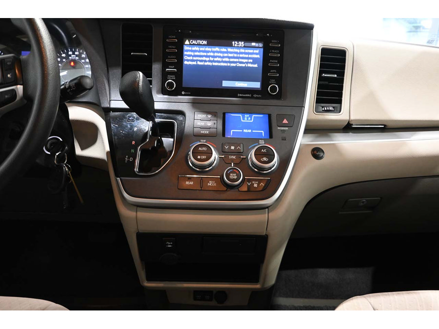 Used 2020 Toyota Sienna LE FWD image 23