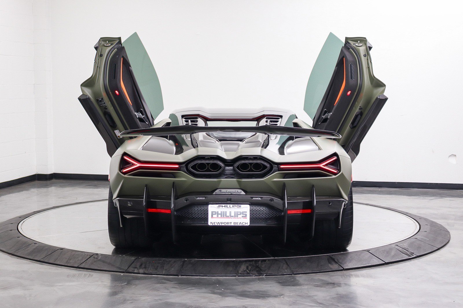 Used 2024 Lamborghini Revuelto AWD/4WD image 38