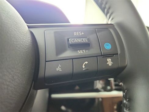 Used 2025 Nissan Pathfinder Platinum w/ Black Appearance Package image 25