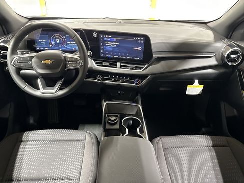 New 2026 Chevrolet Equinox LT w/ Safety and Technology Package AWD/4WD image 10