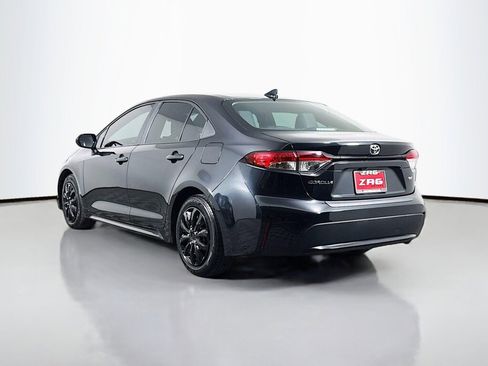 Used 2020 Toyota Corolla LE FWD image 3