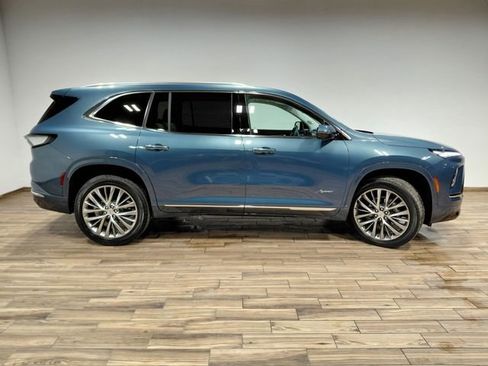 Used 2025 Buick Enclave Avenir w/ LPO, All-Weather Package image 26