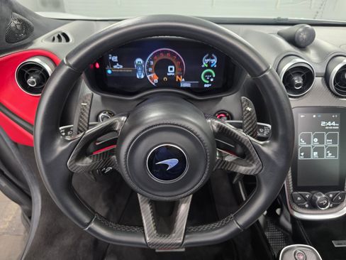 Used 2019 McLaren 570S Spider image 11