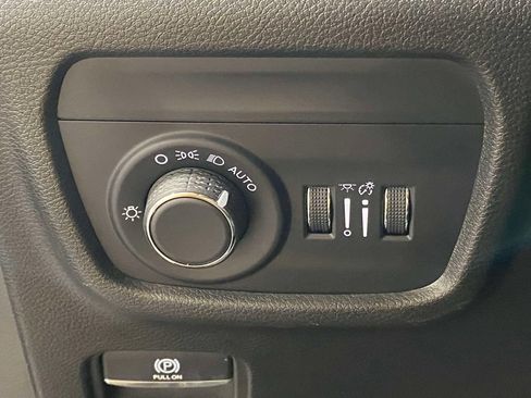 Used 2023 Jeep Grand Cherokee L Laredo AWD/4WD image 21