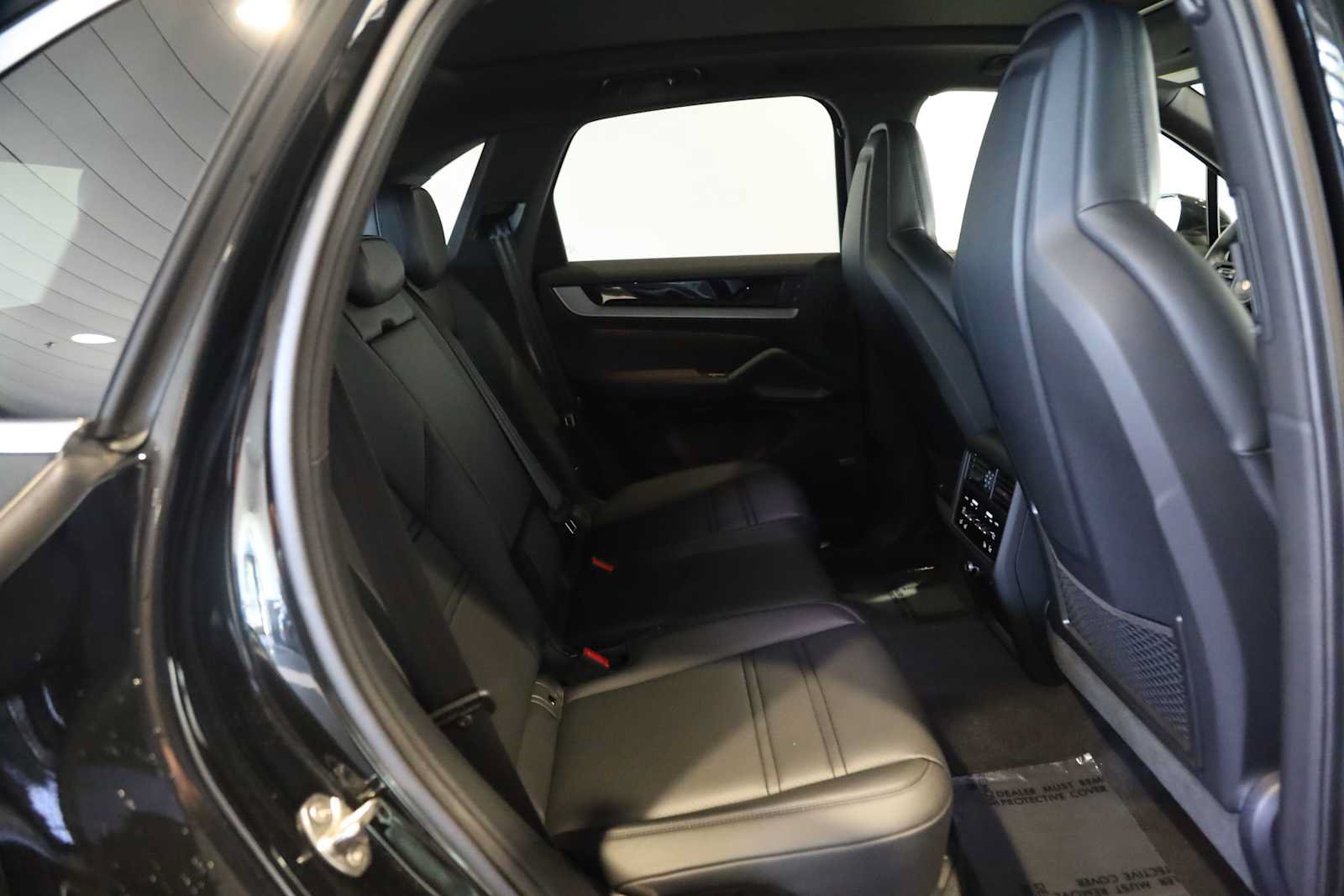 Used 2026 Porsche Cayenne AWD/4WD image 13