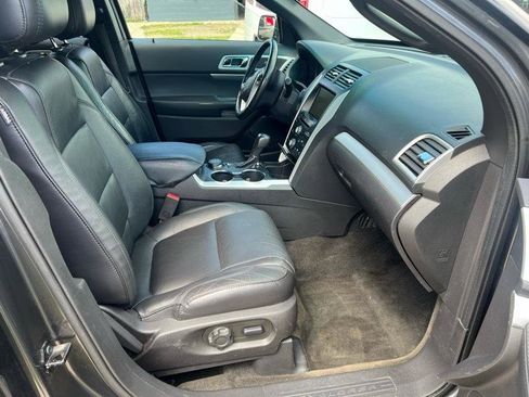 Used 2015 Ford Explorer XLT w/ Equipment Group 202B AWD/4WD image 10
