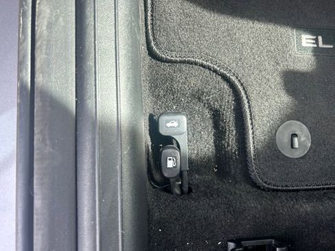 Used 2025 Hyundai Elantra SEL FWD image 13