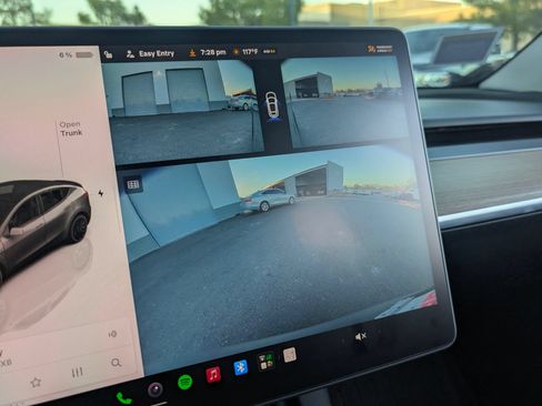 Used 2025 Tesla Model Y Performance AWD/4WD image 21