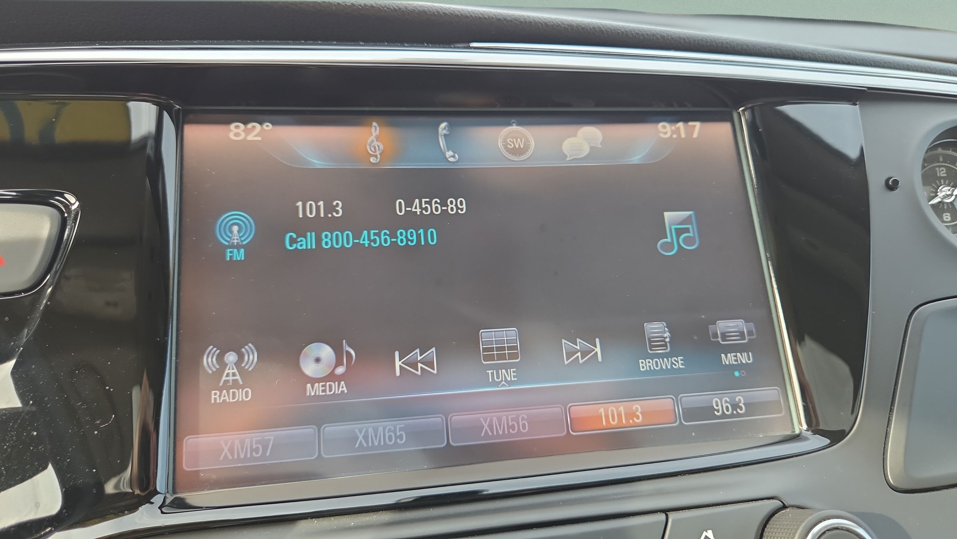 Used 2017 Buick Envision Essence FWD image 26