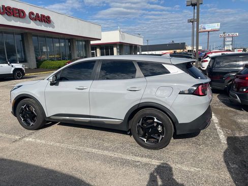 Used 2026 Kia Sportage EX FWD image 7