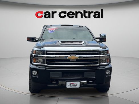 Used 2019 Chevrolet Silverado 2500 High Country w/ Duramax Plus Package AWD/4WD image 2