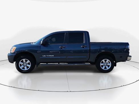 Used 2013 Nissan Titan SV w/ SV Premium Utility Pkg image 8