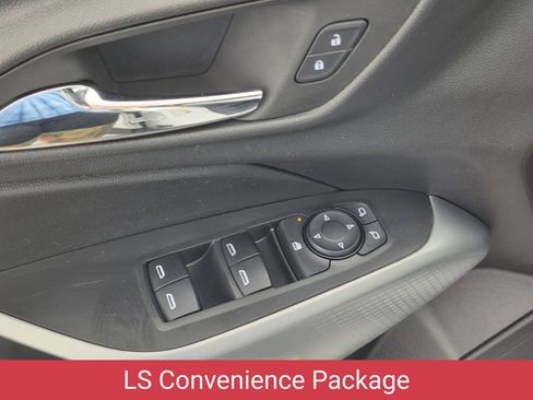 Certified 2024 Chevrolet Trax LS w/ LS Convenience Package FWD image 12
