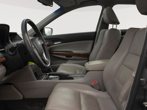 Used 2011 Honda Accord EX-L image 2
