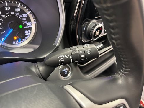 Used 2023 Toyota Highlander XLE image 24