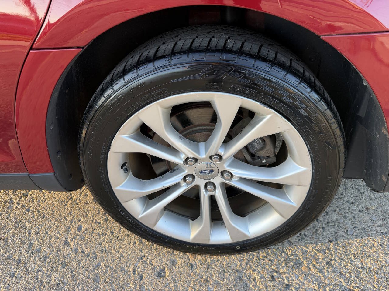 Used 2013 Ford Taurus SHO AWD/4WD image 27