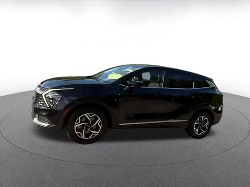 Used 2025 Kia Sportage LX FWD image 8