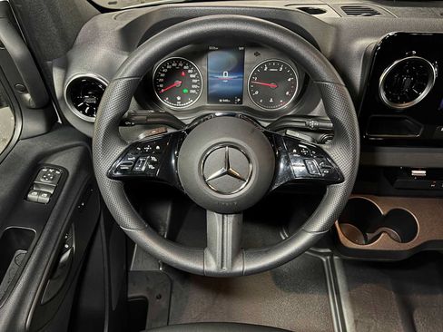 Used 2025 Mercedes-Benz Sprinter 2500 image 26