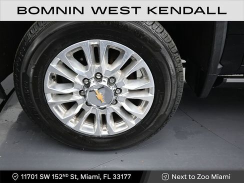 Used 2022 Chevrolet Silverado 2500 High Country w/ Z71 Off-Road Package image 9