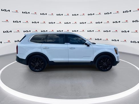 Certified 2022 Kia Telluride SX w/ Towing Package FWD image 9