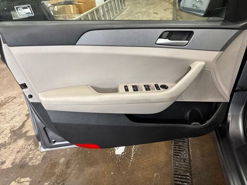 Used 2018 Hyundai Sonata SE FWD image 14