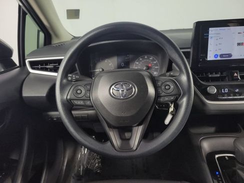 Used 2025 Toyota Corolla LE FWD image 17