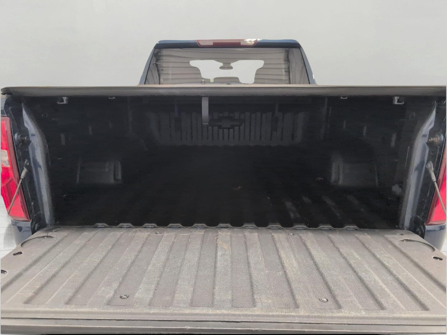 Used 2021 Chevrolet Silverado 1500 Custom w/ LPO, Dark Essentials Package AWD/4WD image 16
