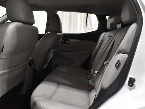 Used 2020 Nissan Rogue Sport SV w/ Technology Package FWD image 4