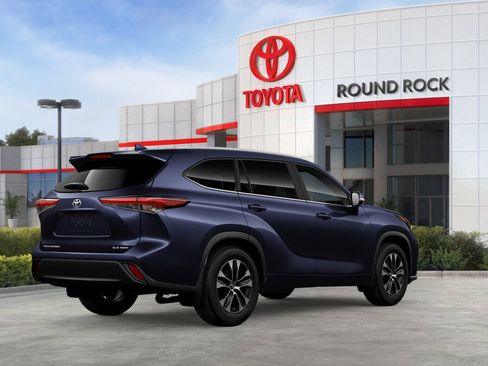 New 2026 Toyota Highlander XLE image 10