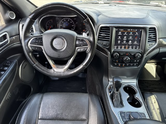 Used 2018 Jeep Grand Cherokee Overland AWD/4WD image 15