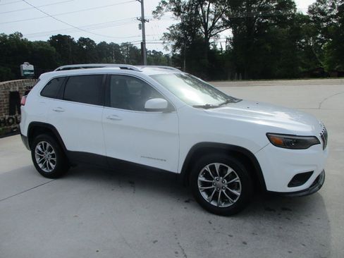 Used 2020 Jeep Cherokee Latitude Plus FWD image 26