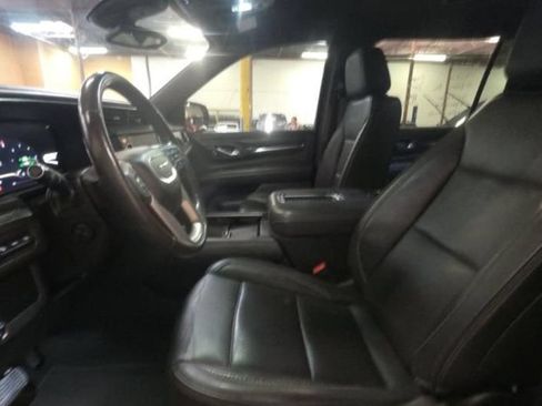 Used 2022 GMC Yukon XL Denali RWD image 5