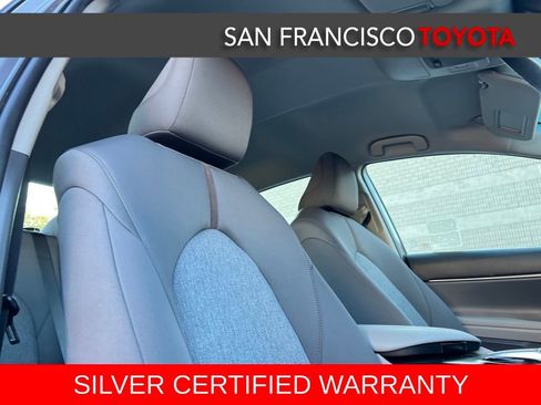 Certified 2018 Toyota Camry LE image 20