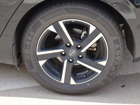 Used 2024 Nissan Sentra SV FWD image 26