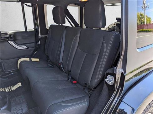Used 2017 Jeep Wrangler Unlimited Sahara AWD/4WD image 16