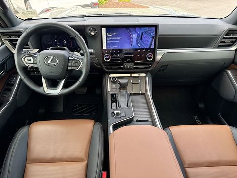 Used 2024 Lexus GX 550 w/ Accessory Package (2T) image 24