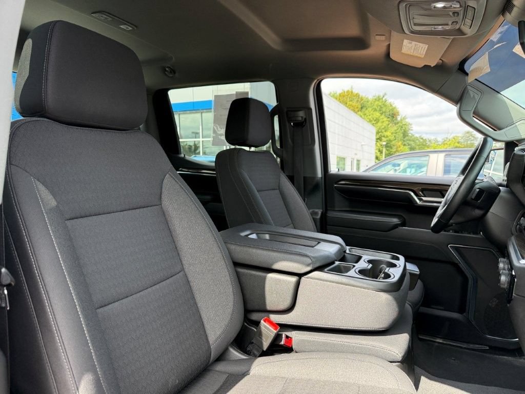 Used 2024 Chevrolet Silverado 1500 LT AWD/4WD image 24