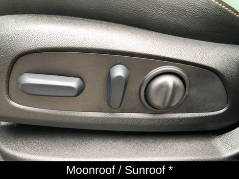 Used 2024 Chevrolet Equinox Premier image 13