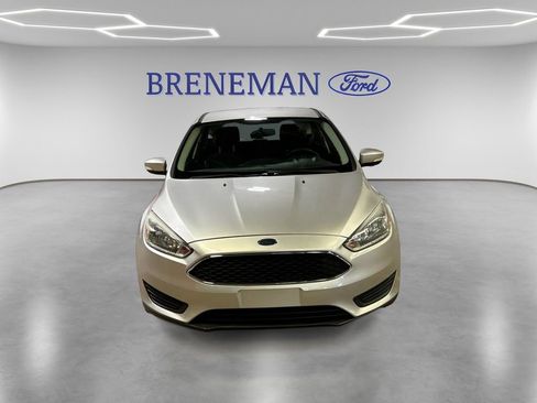 Used 2016 Ford Focus SE w/ Reverse Sensing Package image 2