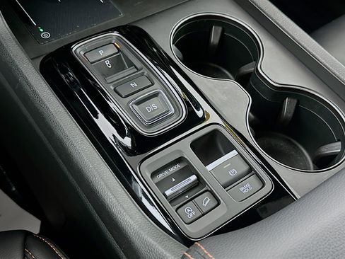 Used 2023 Honda Pilot TrailSport image 16