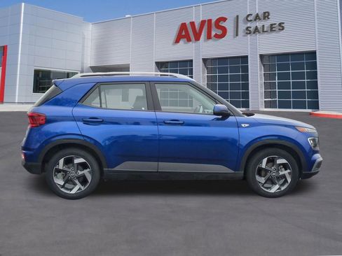 Used 2025 Hyundai Venue SEL FWD image 5