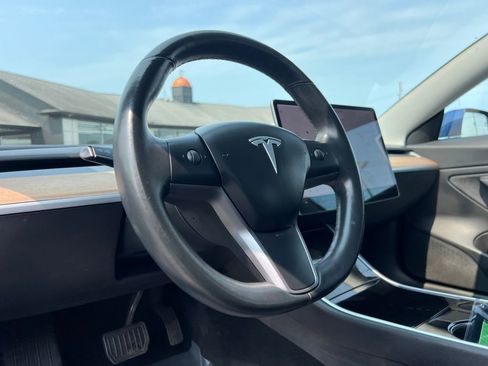 Used 2018 Tesla Model 3 Long Range image 31