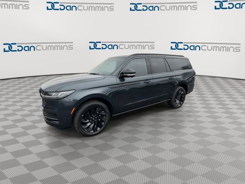 New 2025 Lincoln Navigator L Reserve w/ Jet Appearance Package image 8