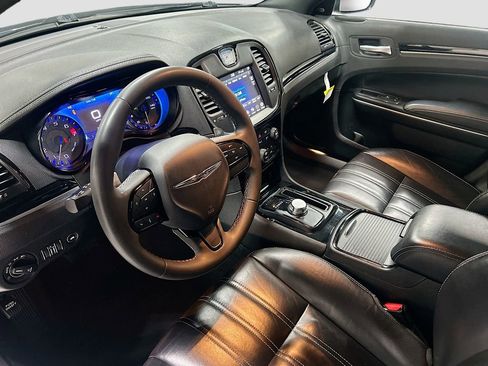 Used 2023 Chrysler 300 S image 9