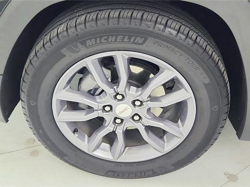 Used 2024 GMC Terrain SLT AWD/4WD image 32
