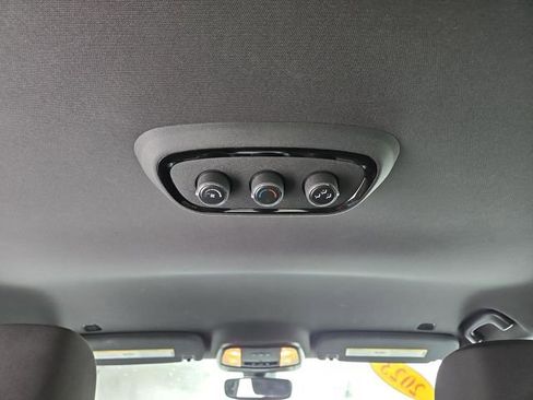 Used 2023 Dodge Durango GT image 32