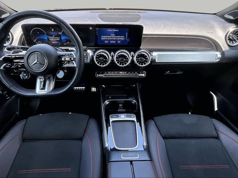 Used 2025 Mercedes-Benz GLB 35 AMG 4MATIC image 31