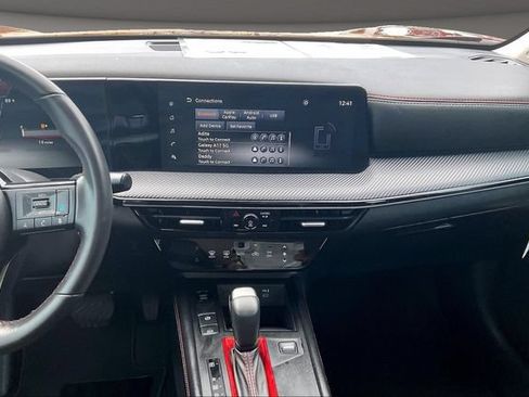 Used 2025 Nissan Kicks SR FWD image 6