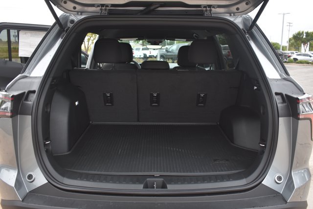 New 2027 Chevrolet Equinox LT w/ Safety and Technology Package FWD image 16