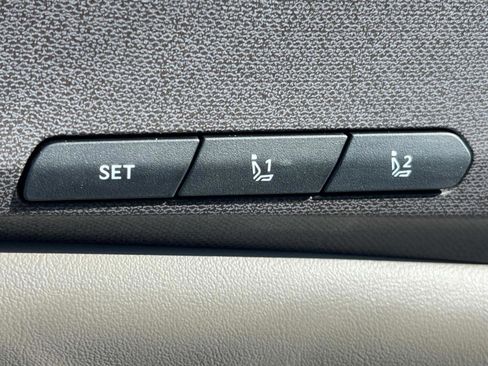 New 2026 Kia Carnival EX FWD image 22